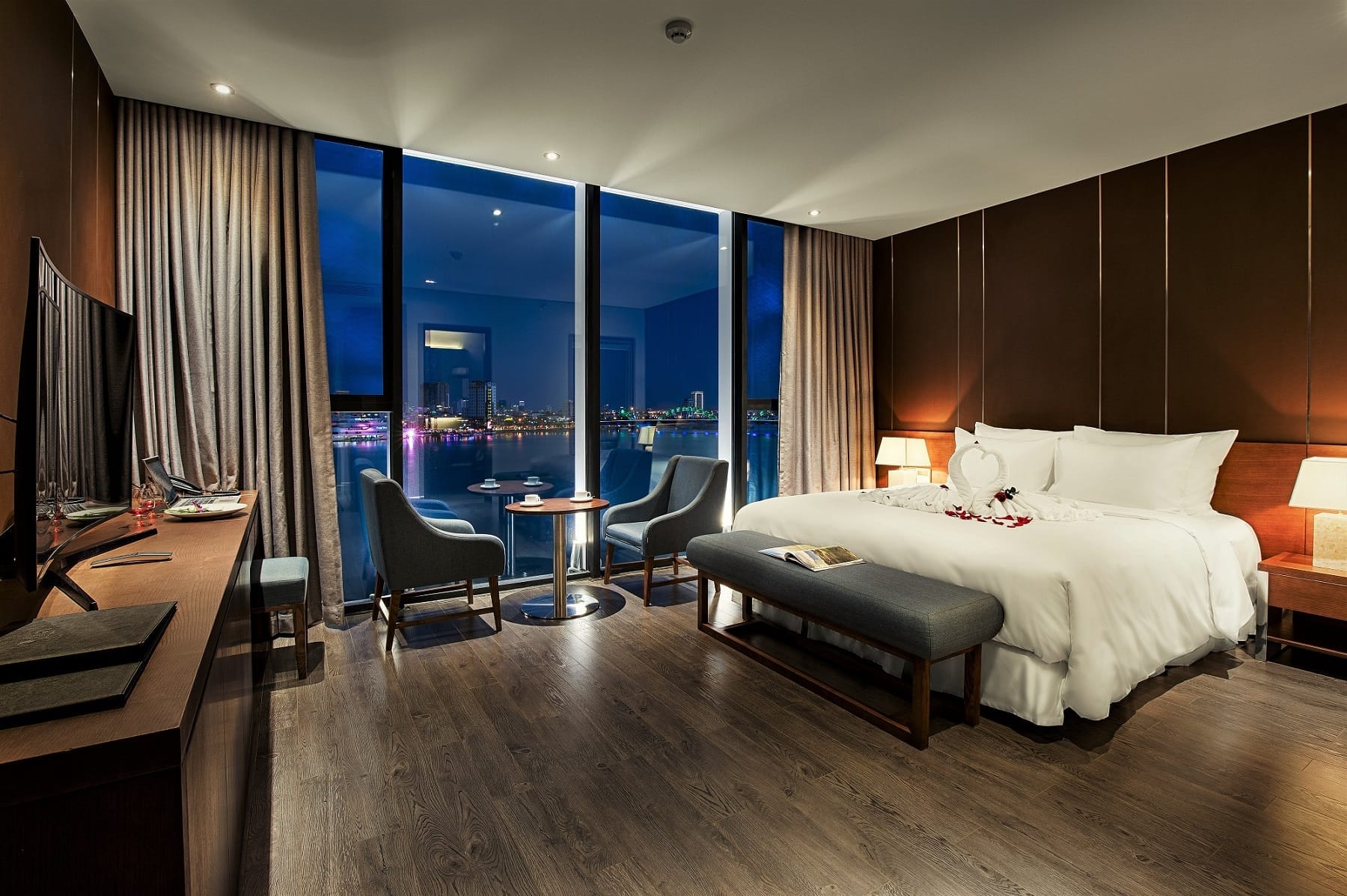 Top 10 Khách Sạn Gần Novotel Đà Nẵng Đáng Lưu Trú