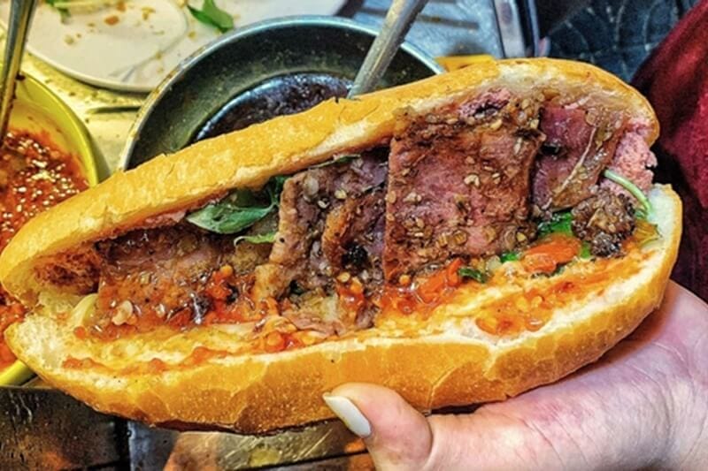 Top 10 Địa Chỉ Bánh Mì Đà Nẵng Ngon Nhứt “Nách”