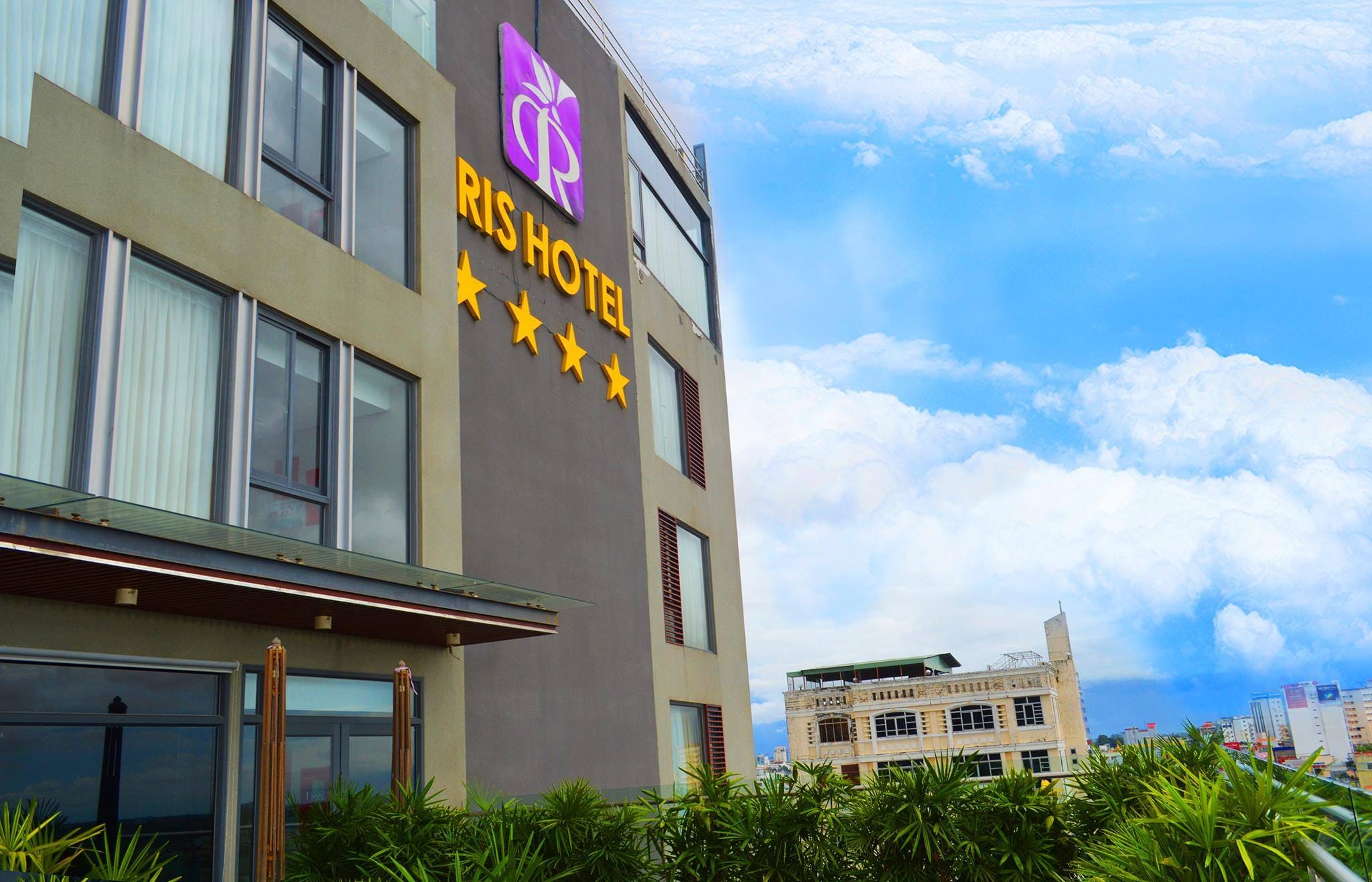 Review Khách sạn Iris – Trải nghiệm tuyệt vời tại trung tâm Đà Nẵng