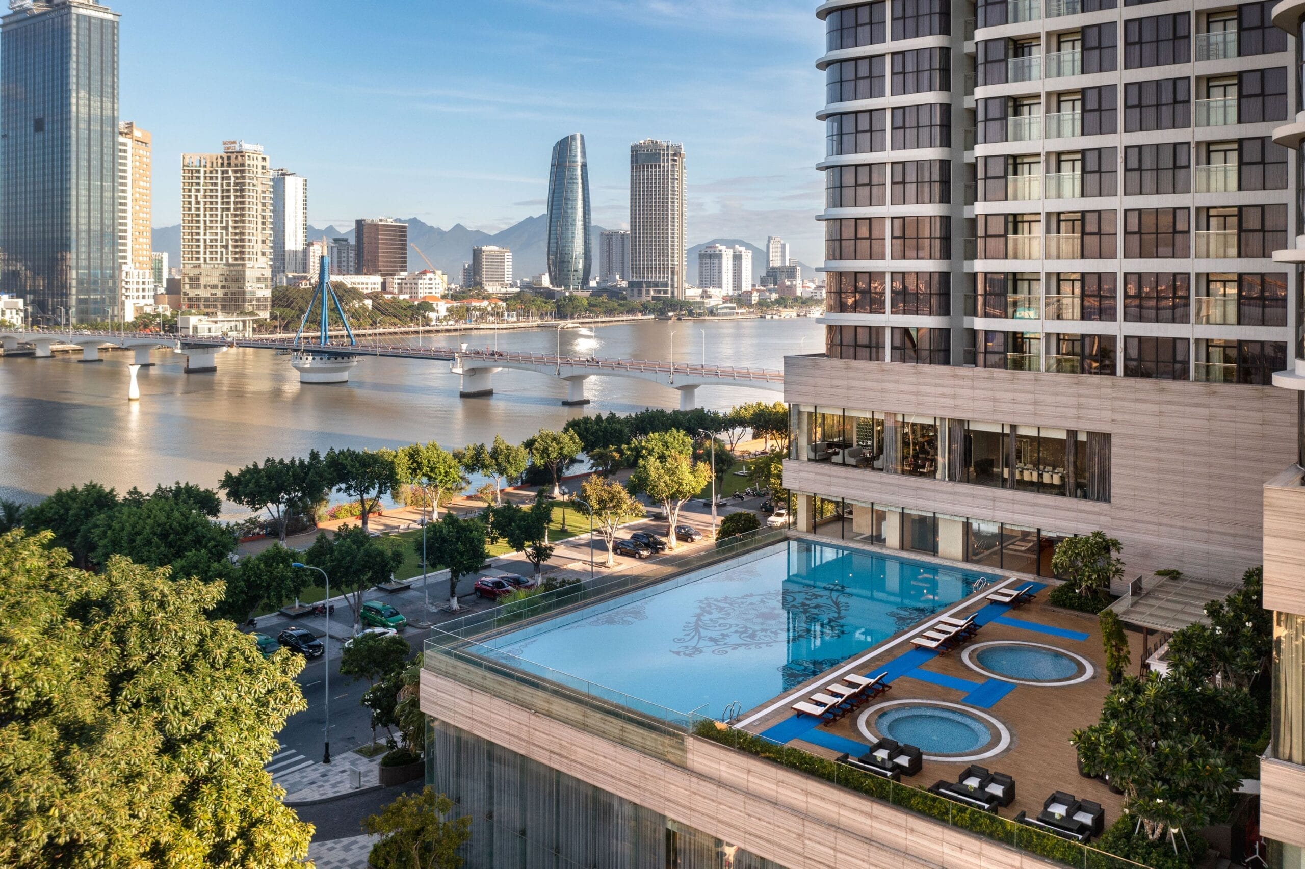 Top 10 Khách Sạn Gần Vincom Plaza Đà Nẵng: Lựa Chọn Lý Tưởng Cho Mọi Du Khách